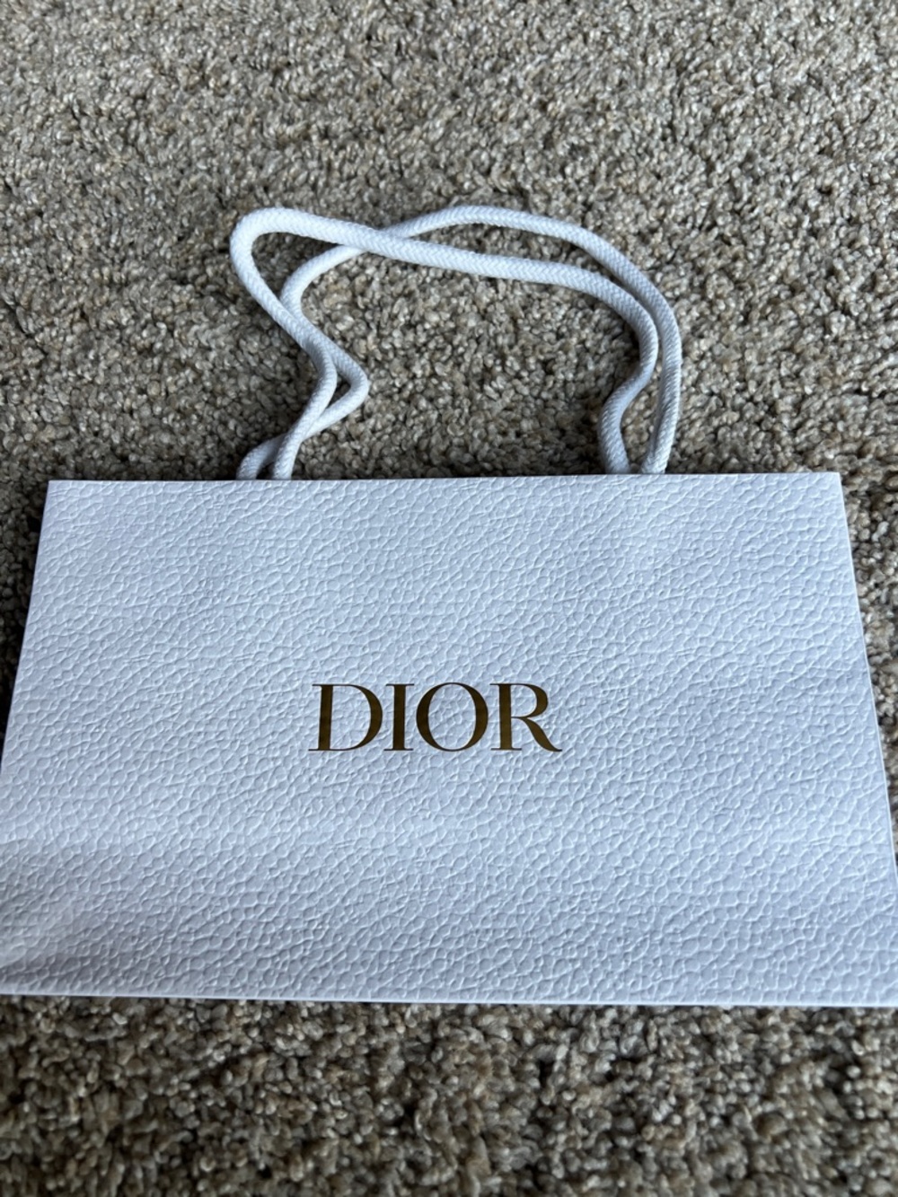 Dior White Gift Bag with 2 Powder Puffs & J’Adore L’Or & Miss Dior Samples New - Picture 6 of 8